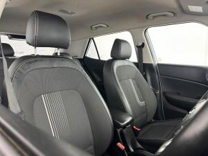 Hyundai Venue 1.0 Tgdi Fluid - Image 10