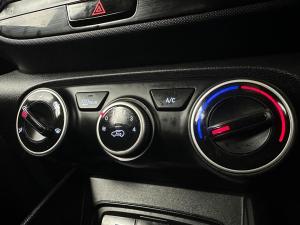 Hyundai Venue 1.2 Motion - Image 10