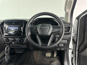 Isuzu D-MAX 1.9 Ddi HR L automatic D/C - Image 18