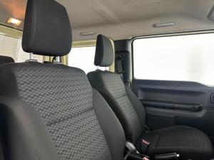 Suzuki Jimny 1.5 GLX automatic - Image 17