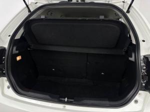 Suzuki Ignis 1.2 GLX - Image 11