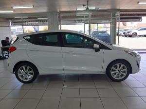 Ford Fiesta 1.0 Ecoboost Trend 5-Door automatic - Image 5