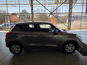 Suzuki Swift 1.2 GL - Image 6