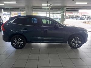 Volvo XC60 B5 Momentum Geartronic - Image 4