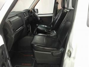 Mahindra PIK UP 2.2 Mhawk S4 4X4S/C - Image 12