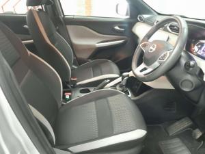 Nissan Magnite 1.0T Acenta CVT - Image 11