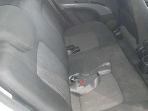 Hyundai i10 1.1 GLS/MOTION - Image 12