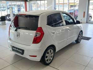 Hyundai i10 1.1 GLS/MOTION - Image 18