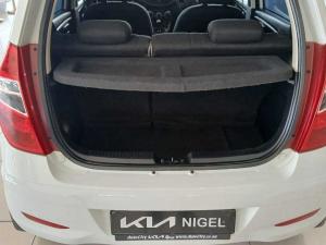 Hyundai i10 1.1 GLS/MOTION - Image 5