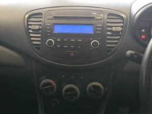 Hyundai i10 1.1 GLS/MOTION - Image 7