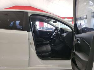 Volkswagen Polo Vivo 1.6 Highline - Image 8
