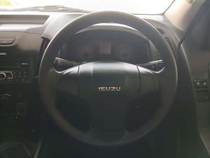 Isuzu D-MAX 250 HO HI-RIDE E/CAB - Image 17