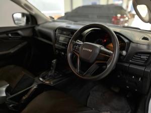 Isuzu D-MAX 1.9 Ddi HR L automatic D/C - Image 8