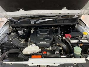 Isuzu D-MAX 1.9 Ddi HR L automatic D/C - Image 9