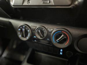 Toyota Hilux 2.4 GD-6 RB SRS/C - Image 19