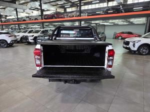 Isuzu D-MAX 250 HO HI-RIDE automatic D/C - Image 8