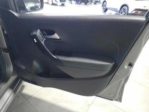 Volkswagen Polo Vivo 1.4 Comfortline - Image 16