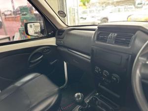 Mahindra PIK UP 2.2 Mhawk S4 4X4S/C - Image 13