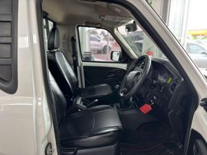Mahindra PIK UP 2.2 Mhawk S4 4X4S/C - Image 16