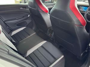 Volkswagen Golf GTI - Image 12