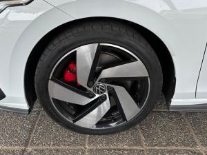 Volkswagen Golf GTI - Image 9