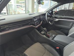 Volkswagen Touareg V6 TDI R-Line - Image 21