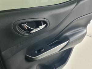 Nissan Navara 2.3D double cab LE auto - Image 18