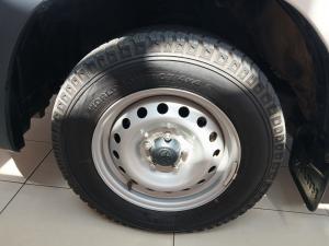 Toyota Hilux 2.0 single cab S - Image 12