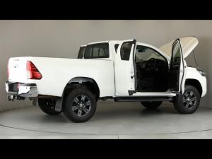 Toyota Hilux 2.4GD-6 Xtra cab Raider manual - Image 16