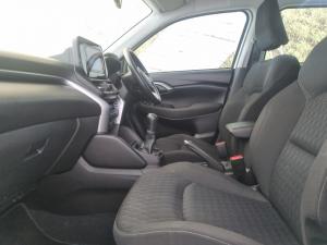 Toyota Urban Cruiser 1.5 XR manual - Image 7
