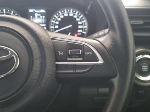 Toyota Urban Cruiser 1.5 XR manual - Image 10