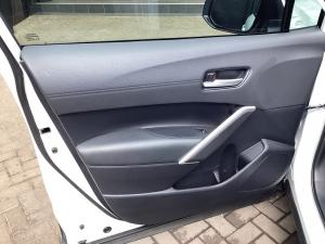 Toyota Corolla Cross 1.8 Hybrid XR - Image 24