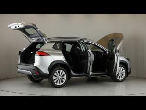 Toyota Corolla Cross 1.8 Hybrid XS - Image 16