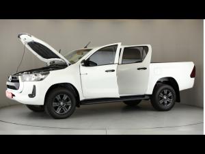 Toyota Hilux 2.4GD-6 double cab 4x4 Raider manual - Image 12