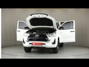Toyota Hilux 2.4GD-6 double cab 4x4 Raider manual - Image 13