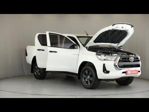 Toyota Hilux 2.4GD-6 double cab 4x4 Raider manual - Image 14