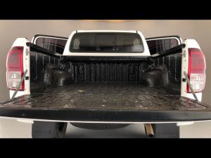 Toyota Hilux 2.4GD-6 double cab 4x4 Raider manual - Image 18