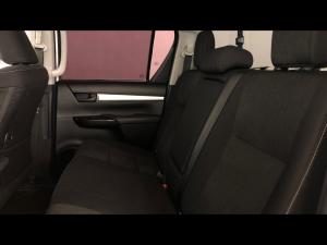 Toyota Hilux 2.4GD-6 double cab 4x4 Raider manual - Image 21