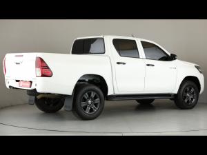Toyota Hilux 2.4GD-6 double cab 4x4 Raider manual - Image 2