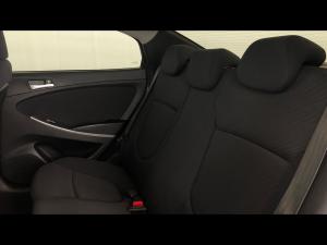 Hyundai Accent sedan 1.6 Fluid auto - Image 21