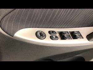 Hyundai Accent sedan 1.6 Fluid auto - Image 27