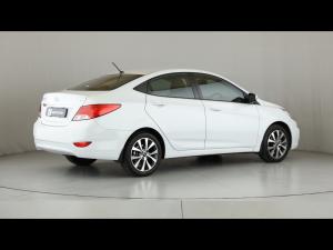Hyundai Accent sedan 1.6 Fluid auto - Image 2