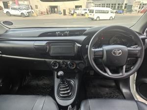 Toyota Hilux 2.0 single cab S (aircon) - Image 6
