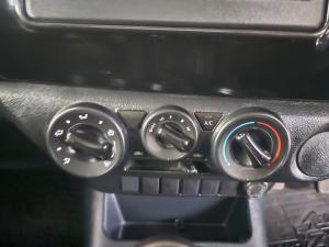 Toyota Hilux 2.0 single cab S (aircon) - Image 11