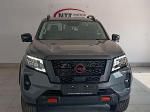 Nissan Navara 2.5DDTI PRO-2X automatic D/C - Image 3