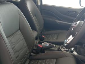 Nissan Navara 2.5DDTI PRO-2X automatic D/C - Image 8
