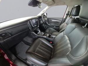 Isuzu MU-X 3.0D Onyx 4X4 automatic - Image 3