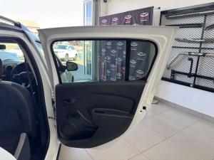Renault Sandero 900T Stepway Expression - Image 18