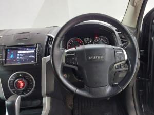 Isuzu KB 300D-Teq double cab 4x4 LX auto - Image 12