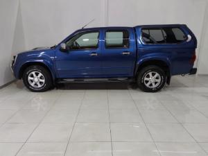 Isuzu KB 300D-Teq double cab LX - Image 2